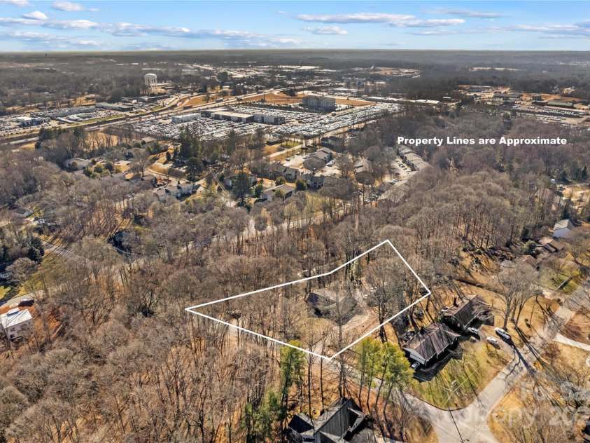 906 Harmony Drive, Statesville, NC 28677.  MLS# CAR4220072, YatesRealty ID 1126. 