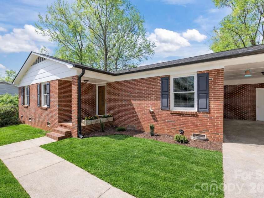 1735 Windyrush Lane, Gastonia, NC 28054.  MLS# CAR4365291, YatesRealty ID 11260. 