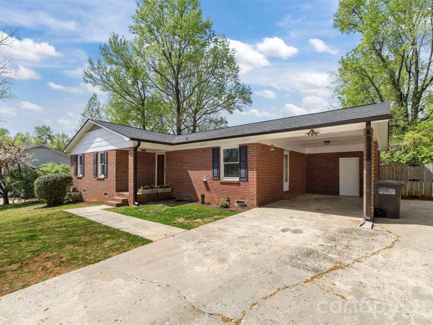 1735 Windyrush Lane, Gastonia, NC 28054.  MLS# CAR4365291, YatesRealty ID 11260. 