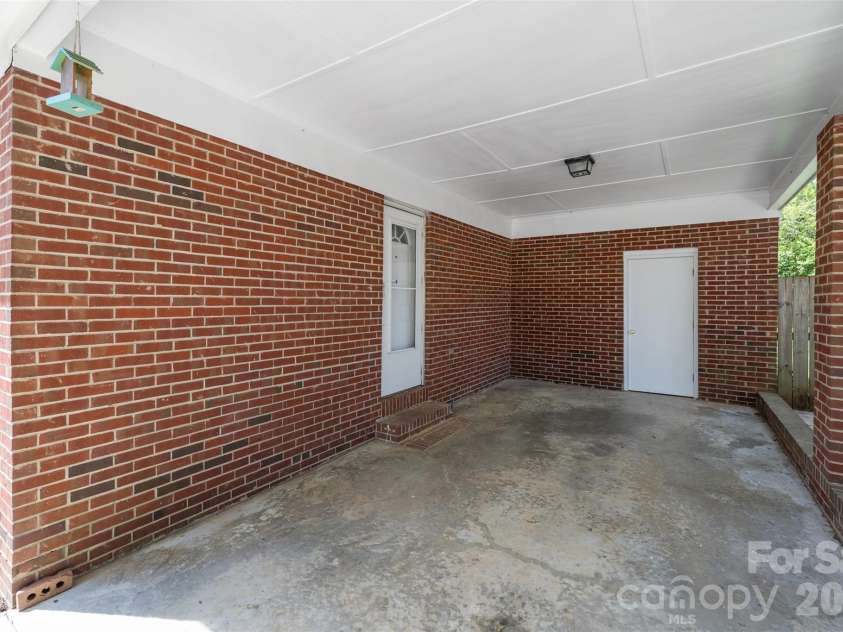 1735 Windyrush Lane, Gastonia, NC 28054.  MLS# CAR4365291, YatesRealty ID 11260. 