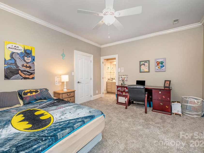 5400 Challisford Lane, Charlotte, NC 28226.  MLS# CAR4254571, YatesRealty ID 11261. Bedroom with en suite bath