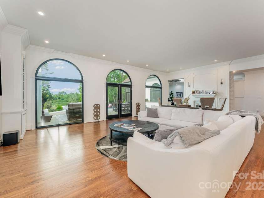 5400 Challisford Lane, Charlotte, NC 28226.  MLS# CAR4254571, YatesRealty ID 11261. Family room