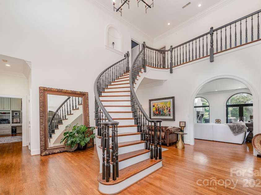 5400 Challisford Lane, Charlotte, NC 28226.  MLS# CAR4254571, YatesRealty ID 11261. Foyer