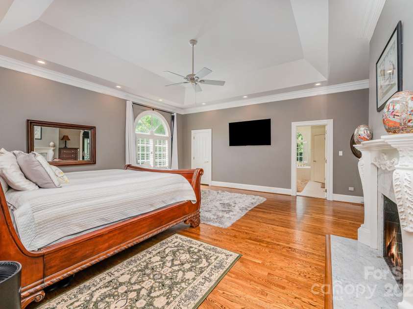 5400 Challisford Lane, Charlotte, NC 28226.  MLS# CAR4254571, YatesRealty ID 11261. Primary bedroom