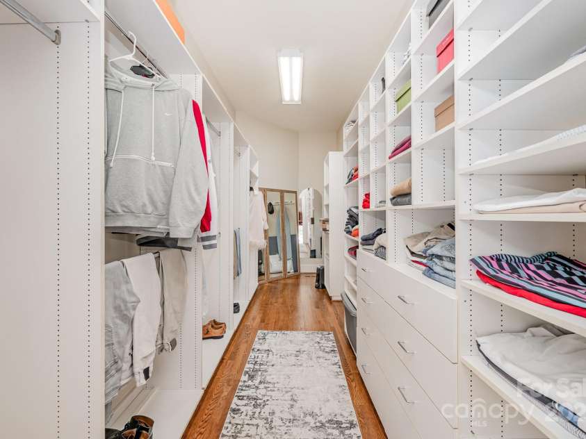 5400 Challisford Lane, Charlotte, NC 28226.  MLS# CAR4254571, YatesRealty ID 11261. Primary closet