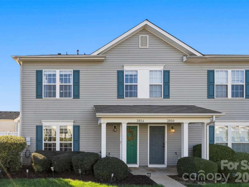 3924 Mohawk Court, Charlotte, NC 28215.  MLS# CAR4359358, YatesRealty ID 11262. 
