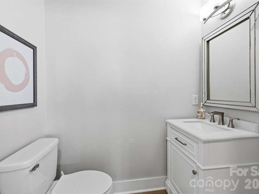 3924 Mohawk Court, Charlotte, NC 28215.  MLS# CAR4359358, YatesRealty ID 11262. 