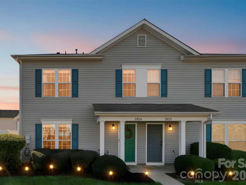 3924 Mohawk Court, Charlotte, NC 28215.  MLS# CAR4359358, YatesRealty ID 11262. 