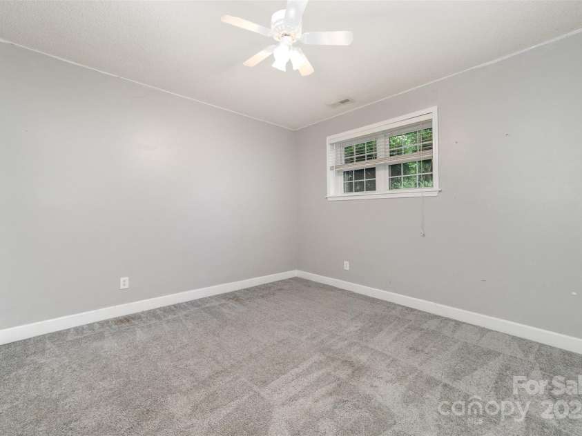 4700 Hickory Grove Road, Mount Holly, NC 28120.  MLS# CAR4254065, YatesRealty ID 11262. 