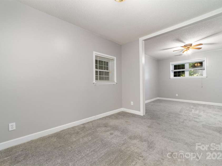 4700 Hickory Grove Road, Mount Holly, NC 28120.  MLS# CAR4254065, YatesRealty ID 11262. 