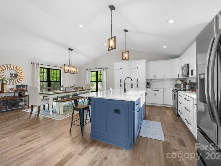 17403 Green Hill Road, Charlotte, NC 28278.  MLS# CAR4252833, YatesRealty ID 11263. 