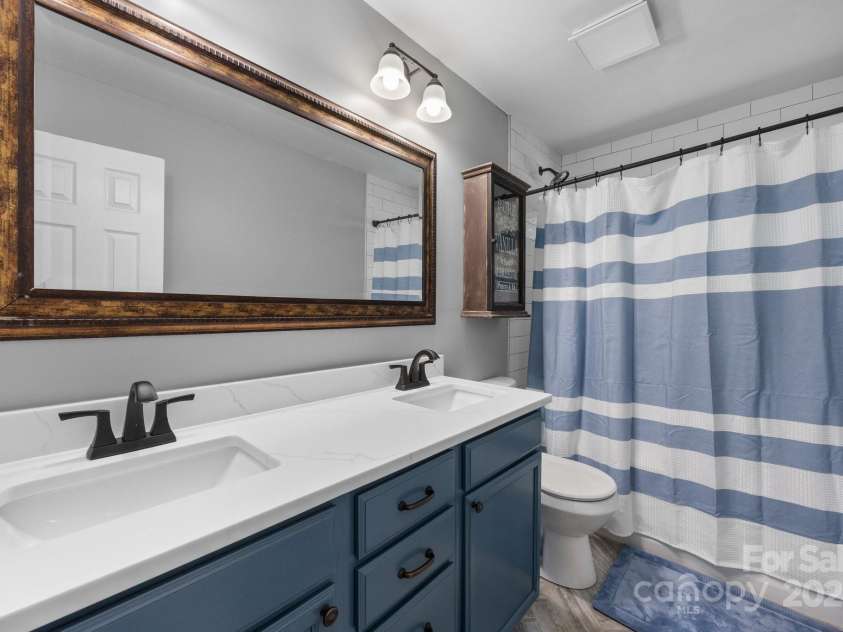 17403 Green Hill Road, Charlotte, NC 28278.  MLS# CAR4252833, YatesRealty ID 11263. 