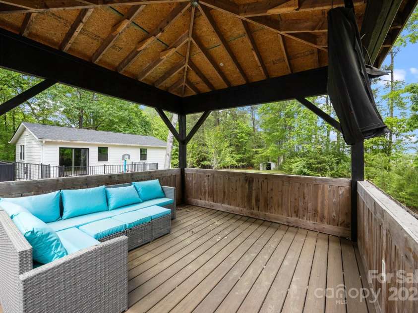 17403 Green Hill Road, Charlotte, NC 28278.  MLS# CAR4252833, YatesRealty ID 11263. 