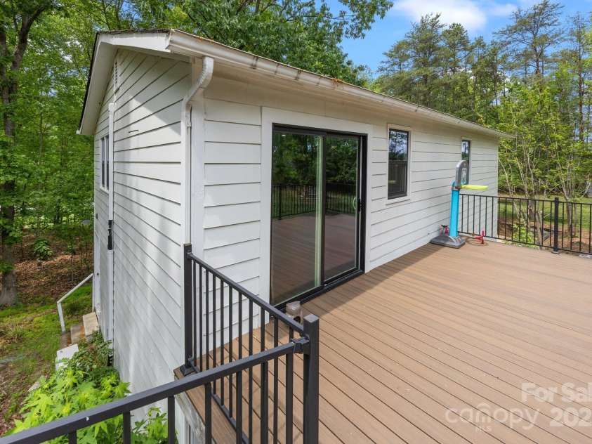 17403 Green Hill Road, Charlotte, NC 28278.  MLS# CAR4252833, YatesRealty ID 11263. 