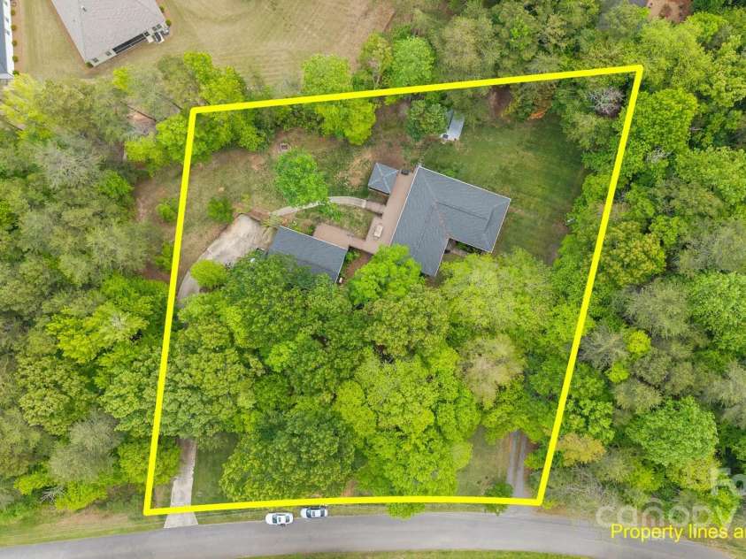 17403 Green Hill Road, Charlotte, NC 28278.  MLS# CAR4252833, YatesRealty ID 11263. 