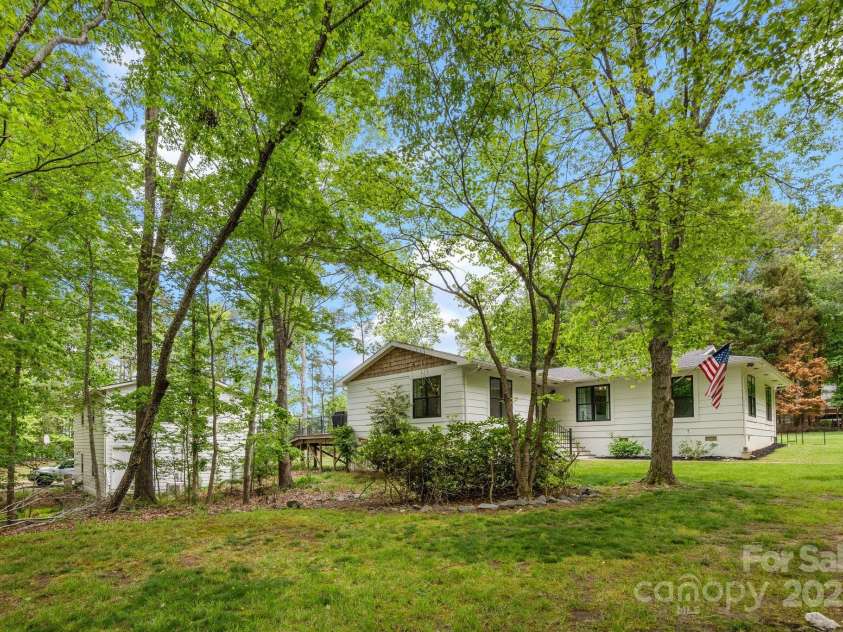 17403 Green Hill Road, Charlotte, NC 28278.  MLS# CAR4252833, YatesRealty ID 11263. 