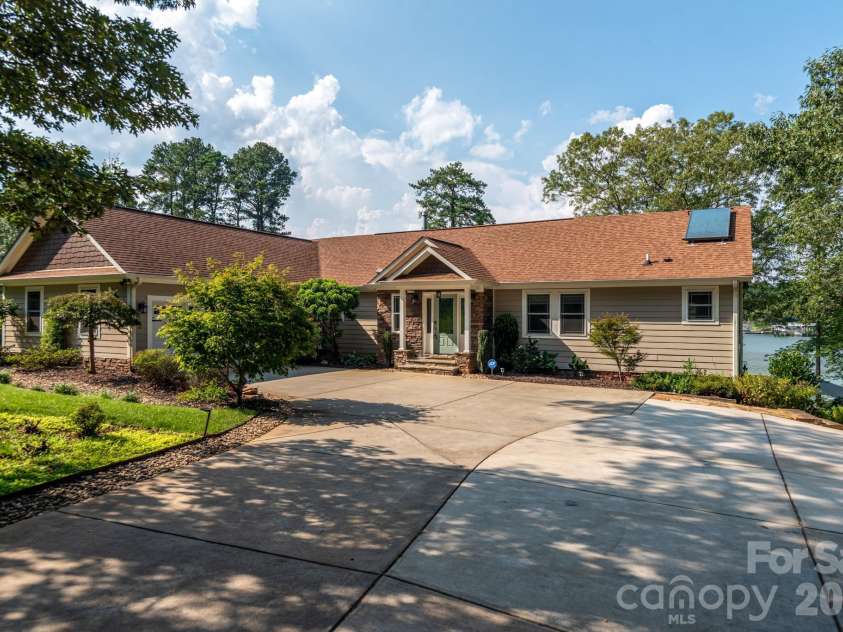 7144 Lynbrook Creek Road, Denver, NC 28037.  MLS# CAR4365380, YatesRealty ID 11263. 