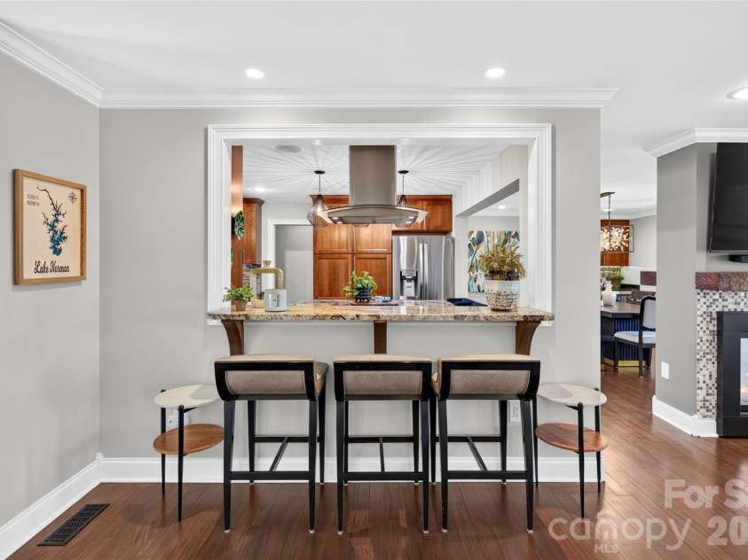 7144 Lynbrook Creek Road, Denver, NC 28037.  MLS# CAR4410382, YatesRealty ID 11263. Breakfast Bar Main Level