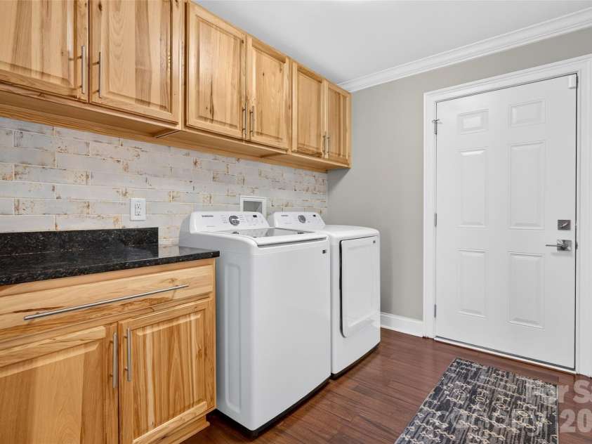 7144 Lynbrook Creek Road, Denver, NC 28037.  MLS# CAR4410382, YatesRealty ID 11263. Laundry Main Level