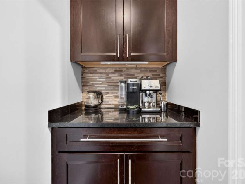 7144 Lynbrook Creek Road, Denver, NC 28037.  MLS# CAR4410382, YatesRealty ID 11263. Pantry and Coffee Bar