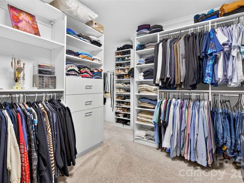 7144 Lynbrook Creek Road, Denver, NC 28037.  MLS# CAR4410382, YatesRealty ID 11263. Primary Walk in closet Main Level