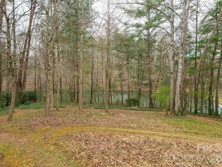 21 Pine Tree Circle, Asheville, NC 28804.  MLS# CAR4344611, YatesRealty ID 11264. Access to Lake Barbara
