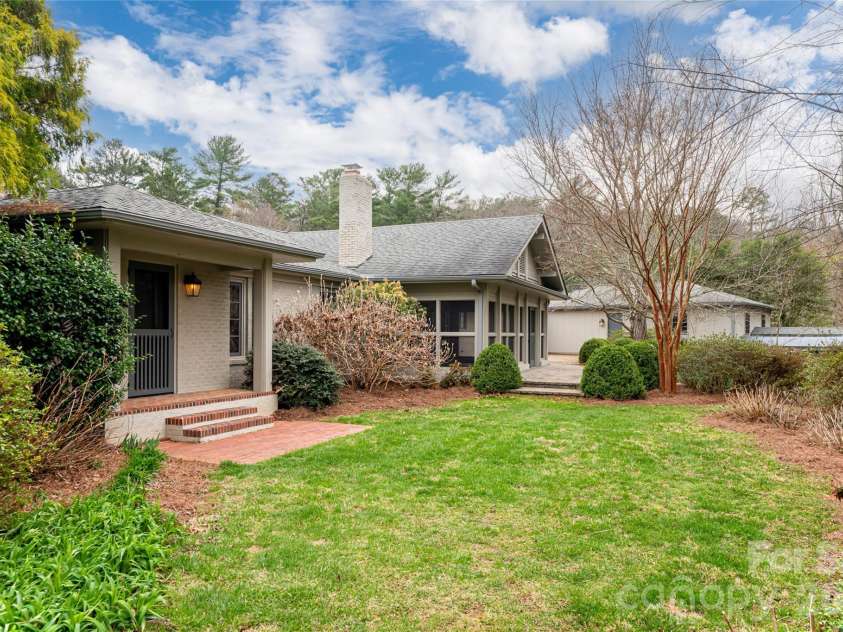 21 Pine Tree Circle, Asheville, NC 28804.  MLS# CAR4344611, YatesRealty ID 11264. Fenced back yard