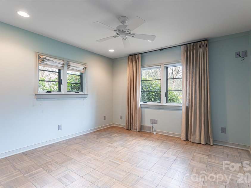 21 Pine Tree Circle, Asheville, NC 28804.  MLS# CAR4344611, YatesRealty ID 11264. Guest bedroom