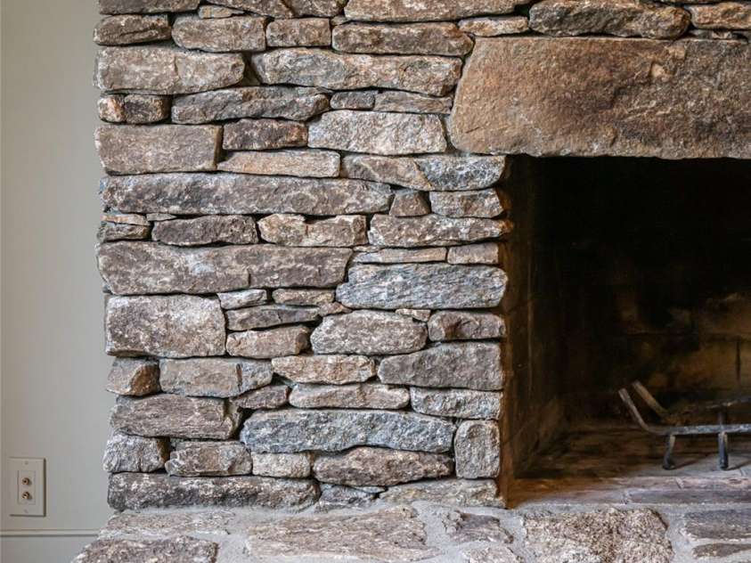 21 Pine Tree Circle, Asheville, NC 28804.  MLS# CAR4344611, YatesRealty ID 11264. Natural stonework