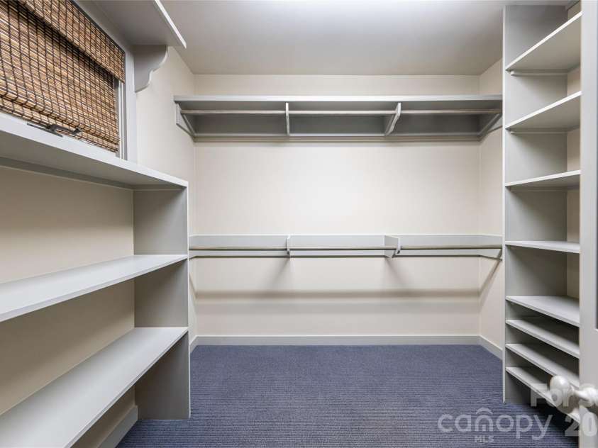 21 Pine Tree Circle, Asheville, NC 28804.  MLS# CAR4344611, YatesRealty ID 11264. Primary walk-in closet