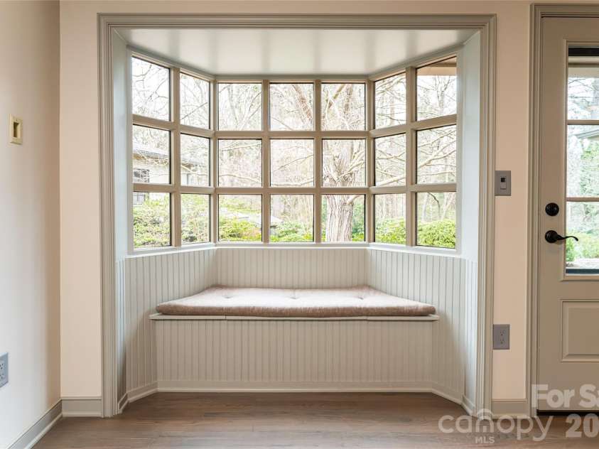 21 Pine Tree Circle, Asheville, NC 28804.  MLS# CAR4344611, YatesRealty ID 11264. Window seat