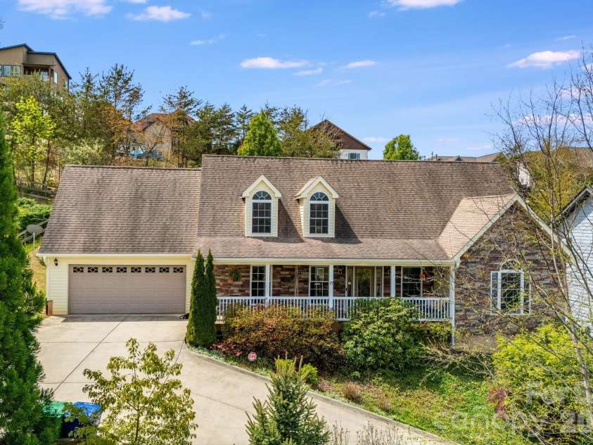 17 Moss Pink Place, Asheville, NC 28806.  MLS# CAR4363290, YatesRealty ID 11265. 