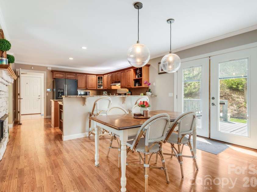 17 Moss Pink Place, Asheville, NC 28806.  MLS# CAR4363290, YatesRealty ID 11265. 