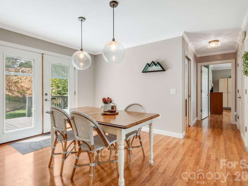 17 Moss Pink Place, Asheville, NC 28806.  MLS# CAR4363290, YatesRealty ID 11265. 