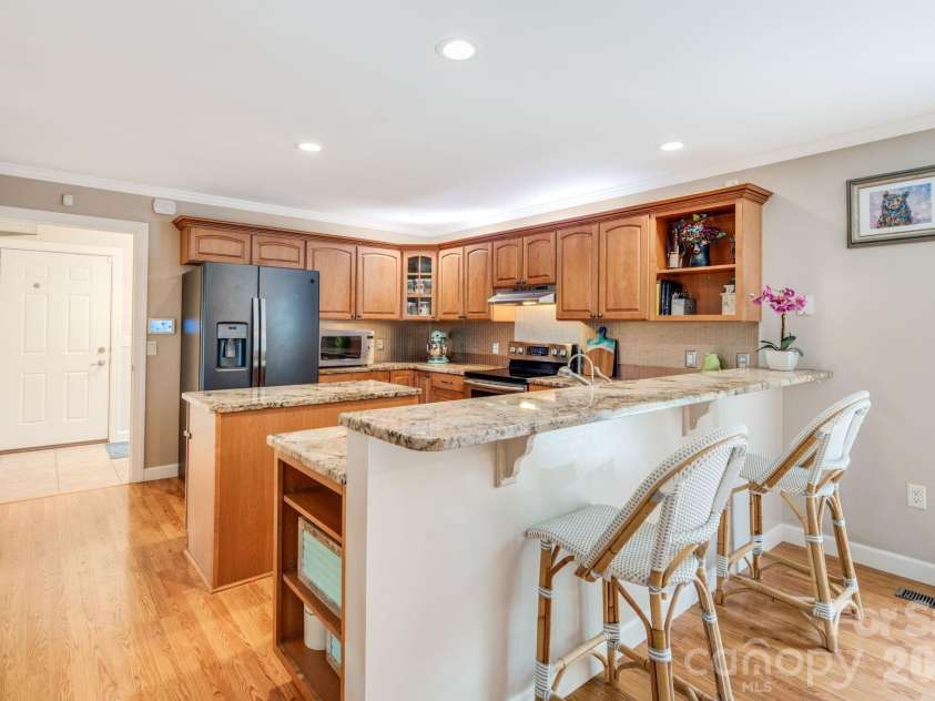 17 Moss Pink Place, Asheville, NC 28806.  MLS# CAR4363290, YatesRealty ID 11265. 