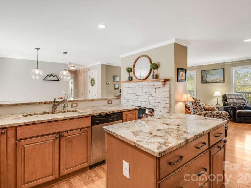 17 Moss Pink Place, Asheville, NC 28806.  MLS# CAR4363290, YatesRealty ID 11265. 