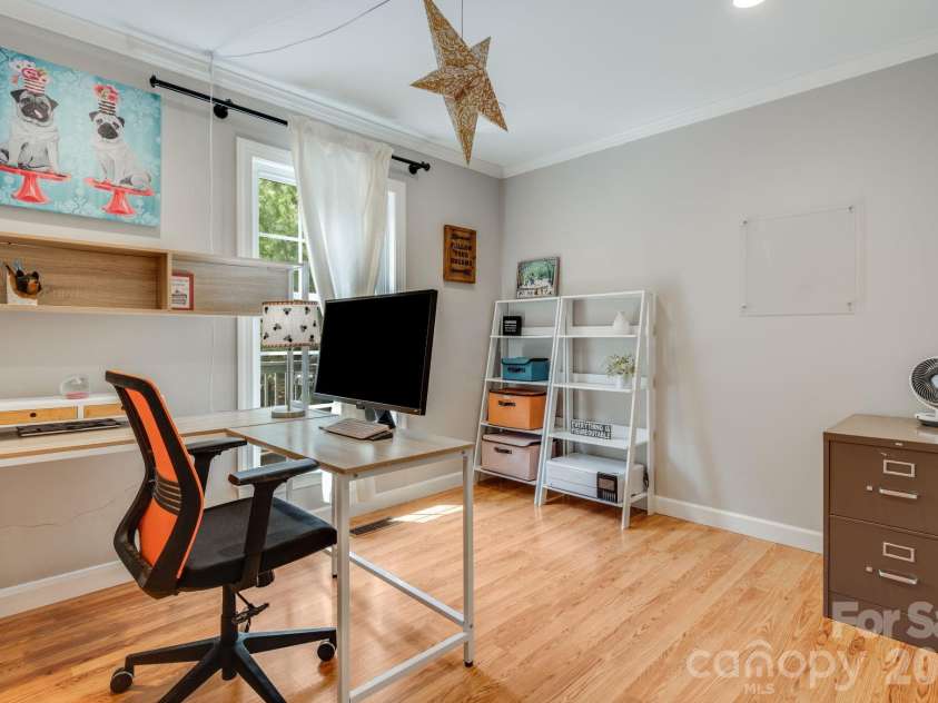 17 Moss Pink Place, Asheville, NC 28806.  MLS# CAR4363290, YatesRealty ID 11265. 