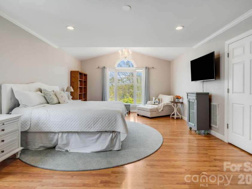 17 Moss Pink Place, Asheville, NC 28806.  MLS# CAR4363290, YatesRealty ID 11265. 