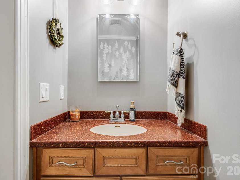 17 Moss Pink Place, Asheville, NC 28806.  MLS# CAR4363290, YatesRealty ID 11265. 