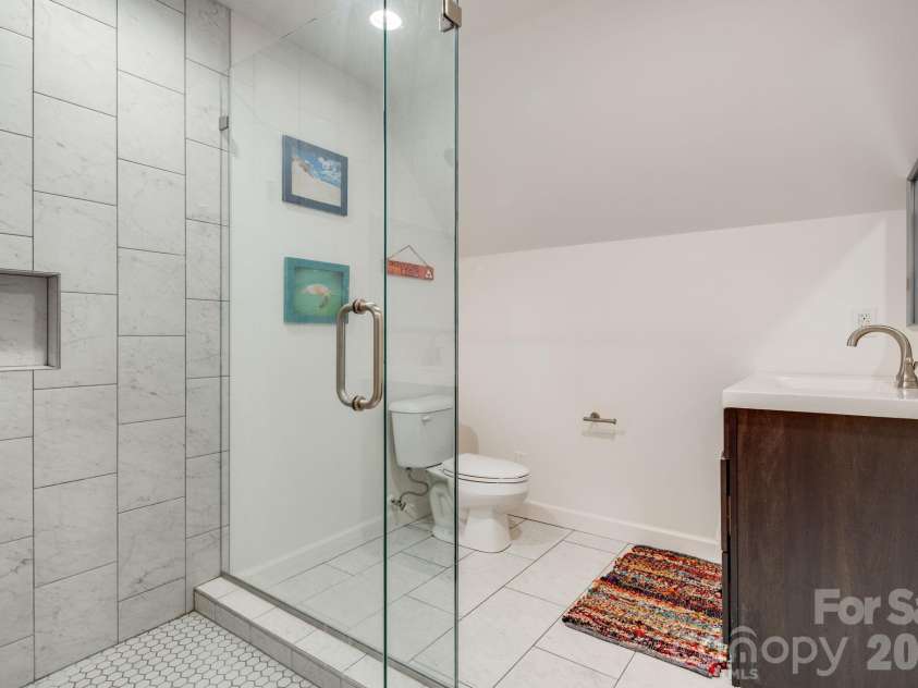 17 Moss Pink Place, Asheville, NC 28806.  MLS# CAR4363290, YatesRealty ID 11265. 