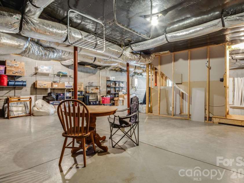 17 Moss Pink Place, Asheville, NC 28806.  MLS# CAR4363290, YatesRealty ID 11265. 