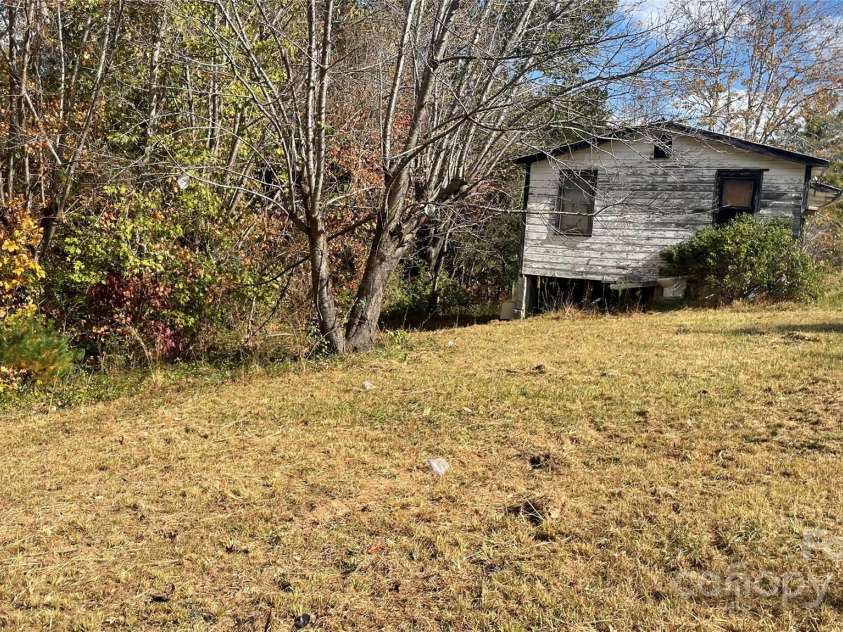 5173 Laurel Haven Avenue, Morganton, NC 28655.  MLS# CAR4199013, YatesRealty ID 11265. 