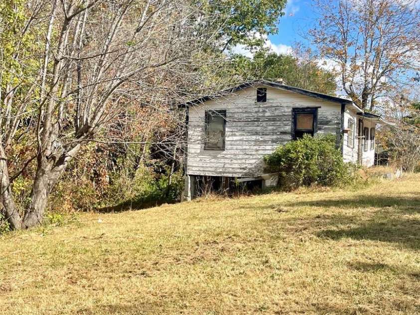 5173 Laurel Haven Avenue, Morganton, NC 28655.  MLS# CAR4199013, YatesRealty ID 11265. 