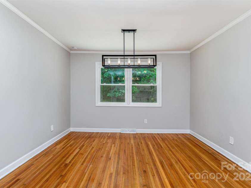 6007 Charing Place, Charlotte, NC 28211.  MLS# CAR4252927, YatesRealty ID 11269. 