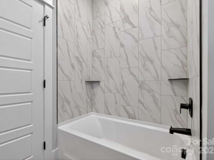 2084 Fordhill Street, Rock Hill, SC 29732.  MLS# CAR4328739, YatesRealty ID 11270. Upstairs Second Bath