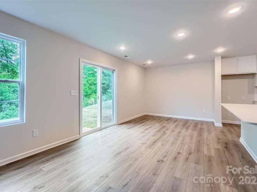 126 Dorian Place, Troutman, NC 28166.  MLS# CAR4256381, YatesRealty ID 11271. Breakfast Area