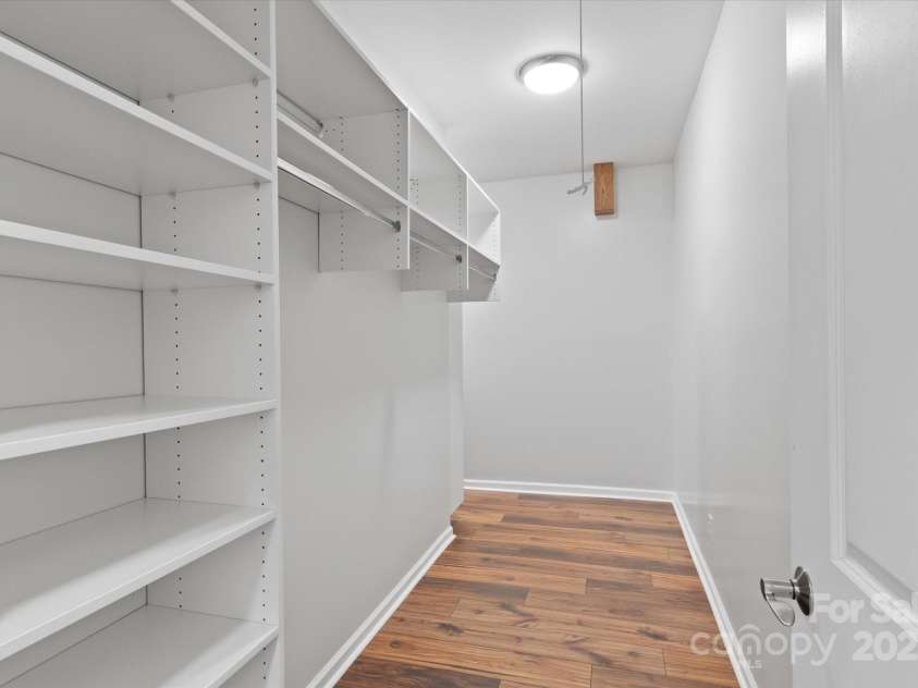 505 Kemp Road, Mooresville, NC 28117.  MLS# CAR4254880, YatesRealty ID 11273. 