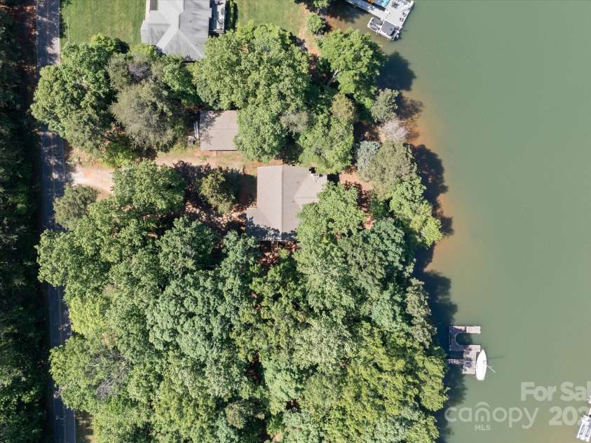 505 Kemp Road, Mooresville, NC 28117.  MLS# CAR4254880, YatesRealty ID 11273. 