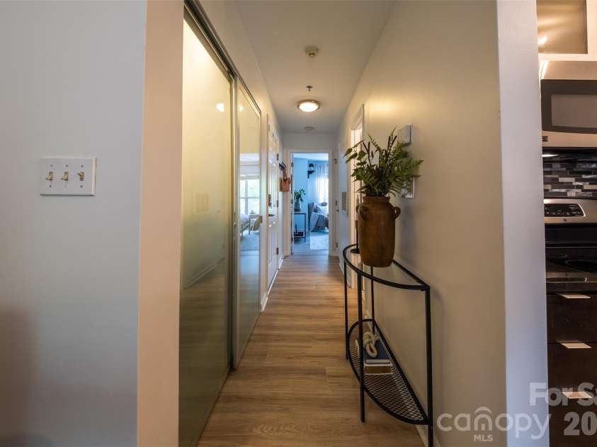 505 Graham Street, Charlotte, NC 28202.  MLS# CAR4346452, YatesRealty ID 11274. 