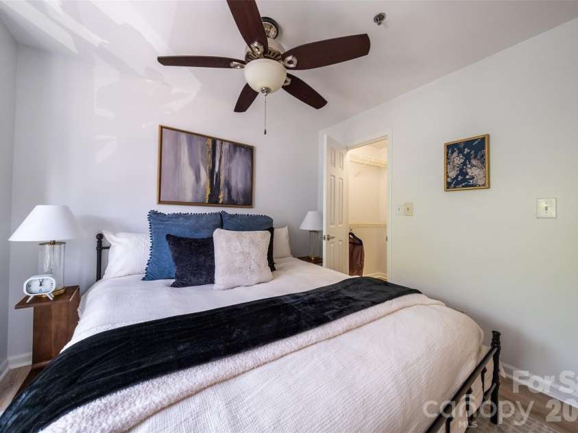 505 Graham Street, Charlotte, NC 28202.  MLS# CAR4346452, YatesRealty ID 11274. 